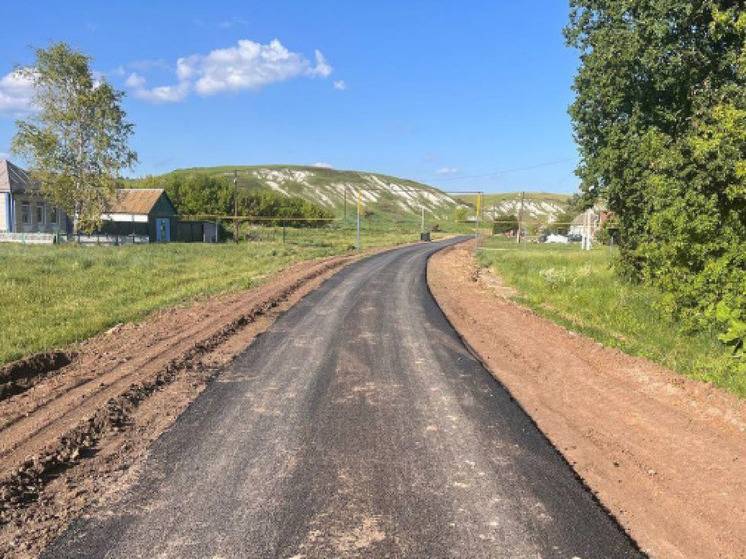 В Чернянском районе подходит к концу ремонт дороги к монастырю