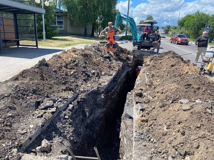 В Ивнянском районе сотрудники Водоканала устраняют аварию на сетях