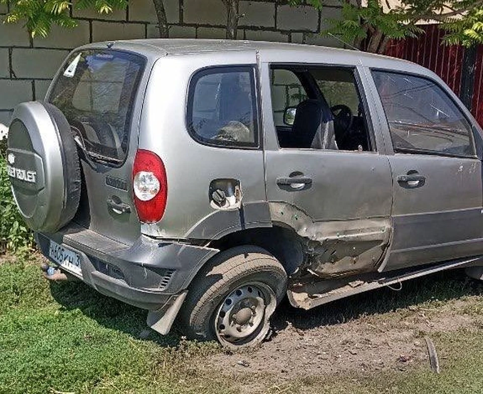 Взорвавшийся в белгородском селе дрон ВСУ повредил автомобиль и забор0