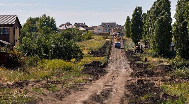 Белгородские дорожники капитально ремонтируют дороги в Дубовом