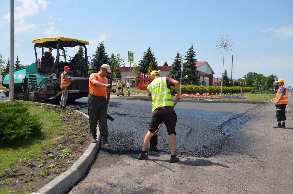 В Краснояружском районе Белгородской области продолжают улучшать состояние дорожной инфраструктуры