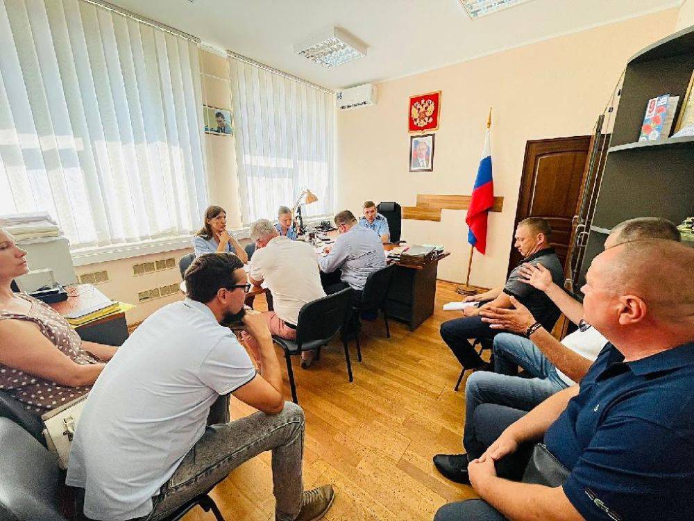 В прокуратуре города Светлого состоялось совещание по вопросу исполнения законодательства об обращении с коммунальными отходами