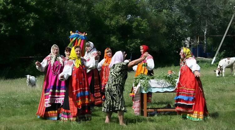 На кукушкины именины испекли мы каравай. С чем связаны обряды праздника Ивана Купалы