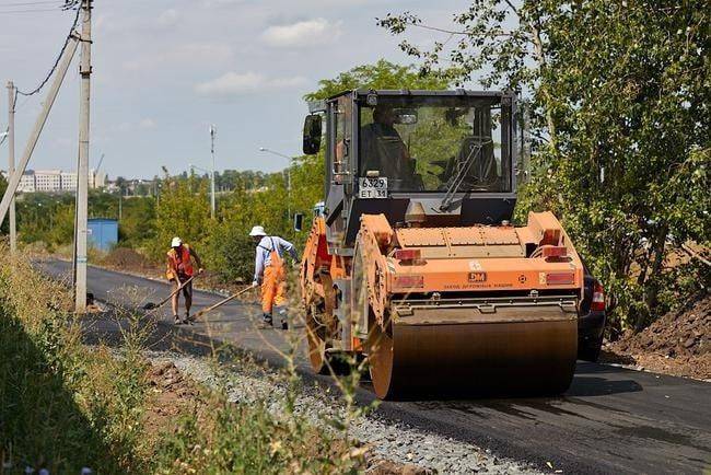 Белгородские дорожники капитально ремонтируют дороги в Дубовом