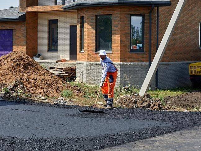 Белгородские дорожники капитально ремонтируют дороги в Дубовом