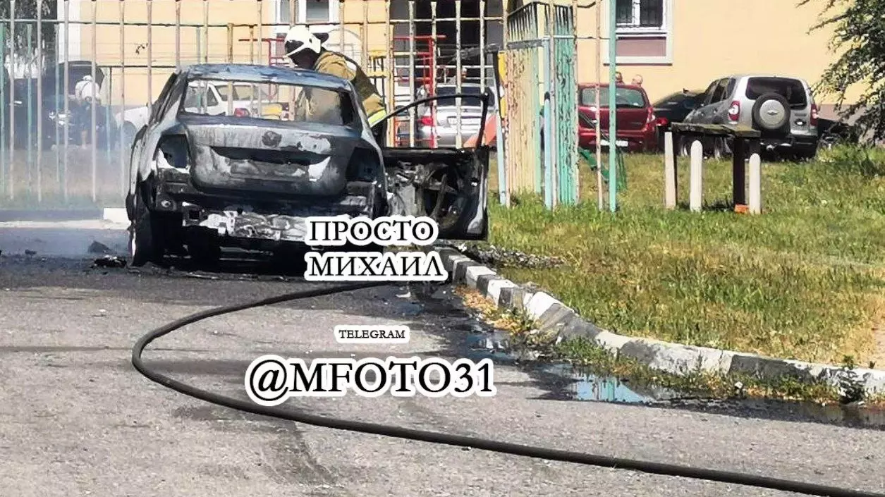 Сгоревший автомобиль в Шебекино