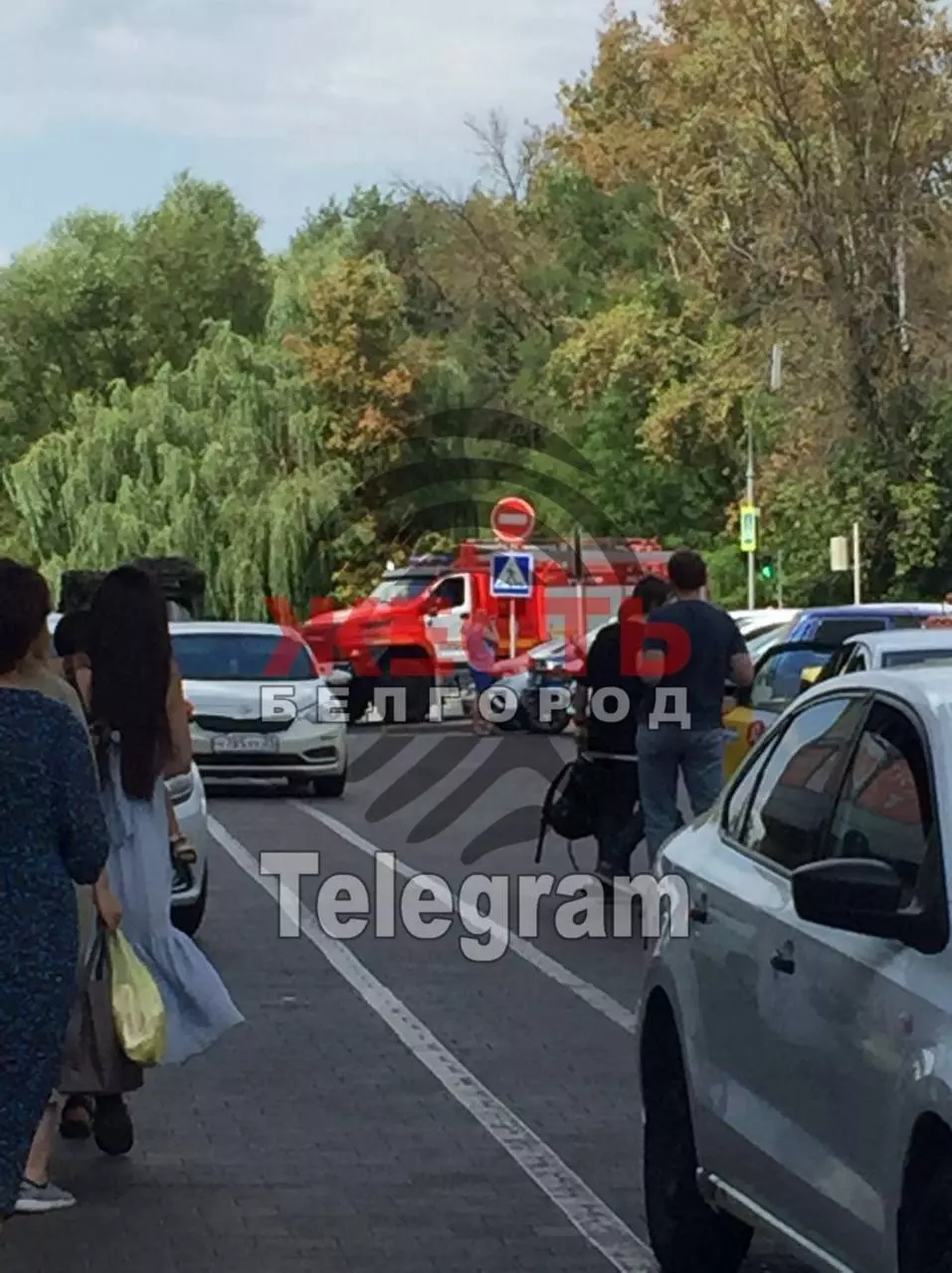 Белгородцев эвакуировали из ТЦ «МегаГринн» из-за поднявшейся пыли3