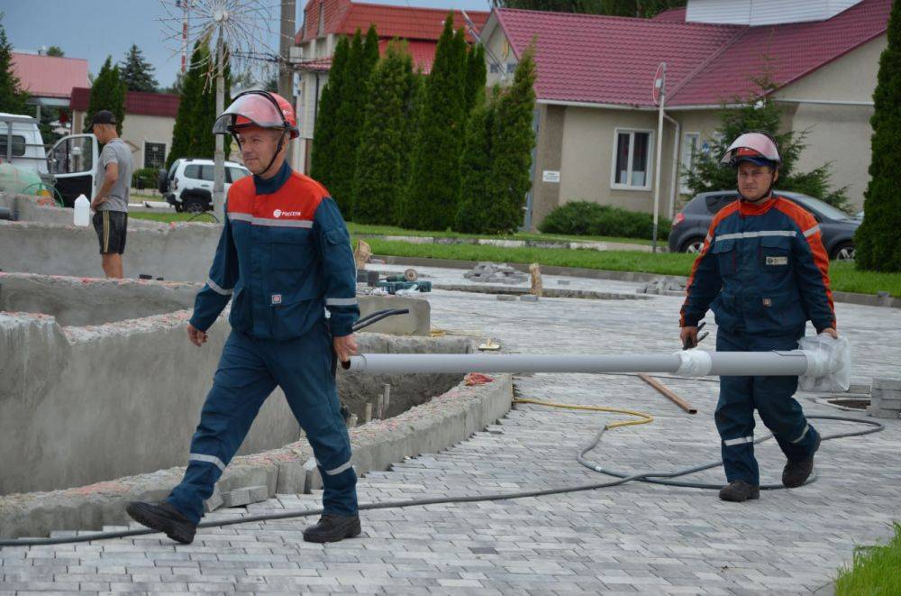 В Красной Яруге продолжается реконструкция центральной площади