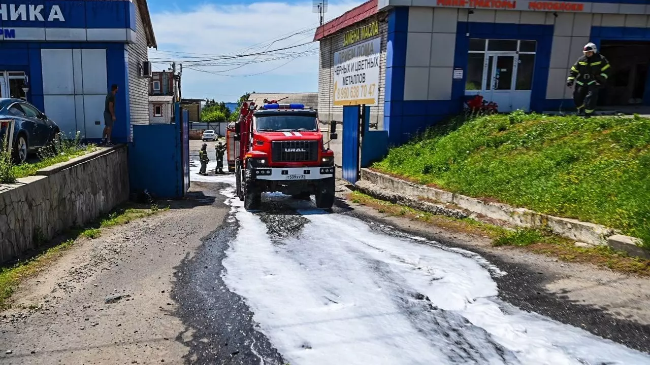 Пожар в Белгороде после массированного обстрела