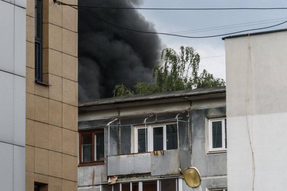 В Белгородской области вспыхнула квартира после атаки ВСУ. Фото