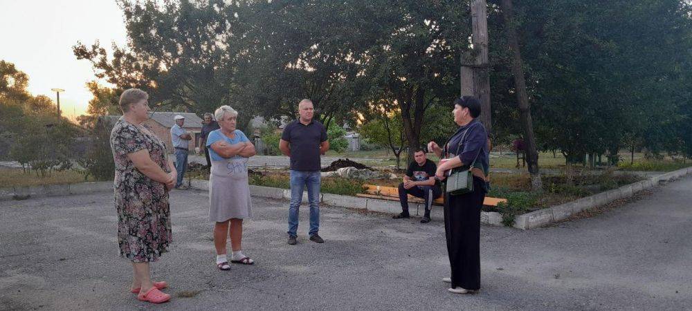 Встречу с жителями села Берёзовка провела первый заместитель главы администрации Борисовского района Ирина Говорищева