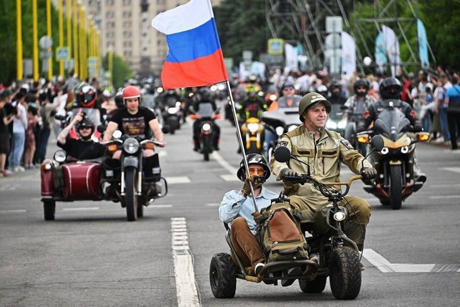 Мотоциклистов могут обязать ставить заглушку на выхлоп