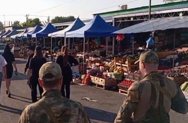 В Белгороде на одном из рынков полицейские провели рейд по выявлению нарушений миграционного законодательства