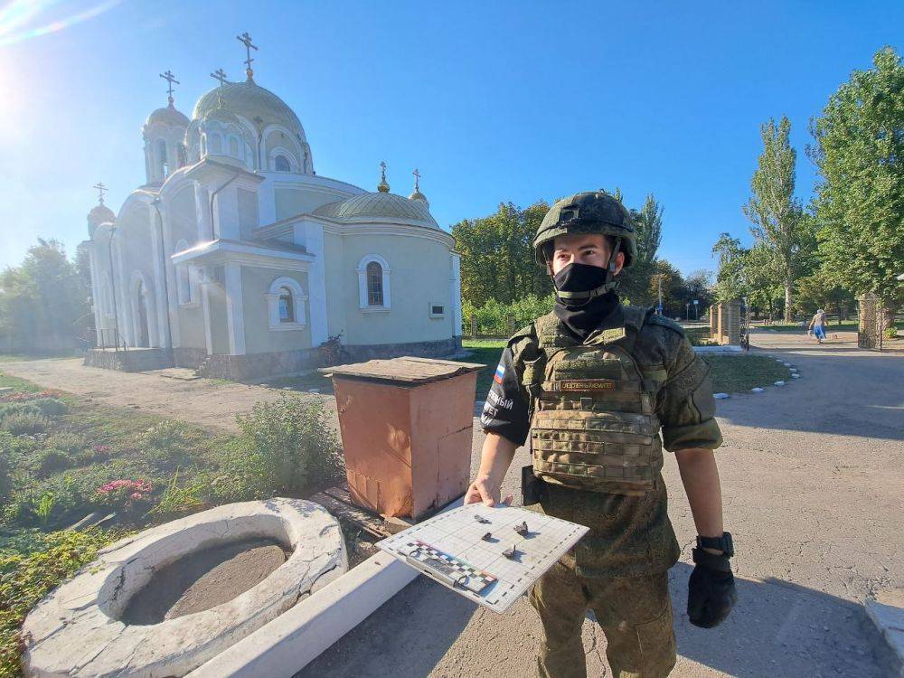 Последствия обстрела храма Серафима Саровского в Петровском районе Донецка