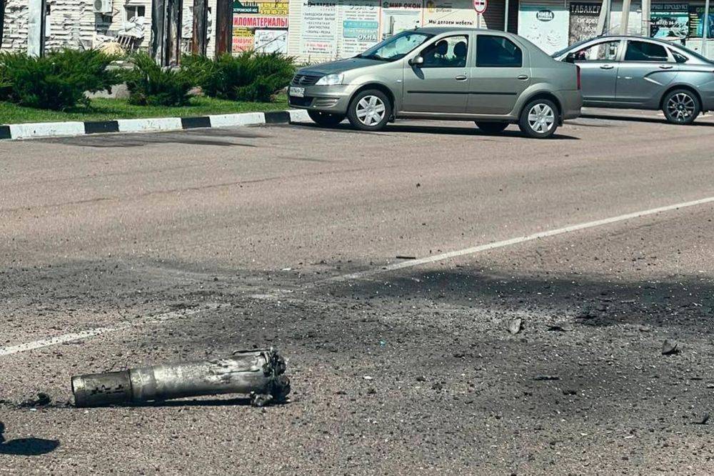 Новости к этому часу:. При обстреле города Шебекино в Белгородской области пострадала женщина, ее с баротравмой доставили в...