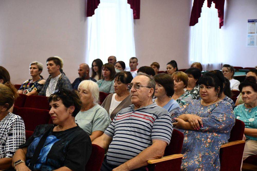 Светлана Халеева: Сегодня вместе с заместителями по направлениям деятельности провела встречу с жителями Гарбузовской сельской территории