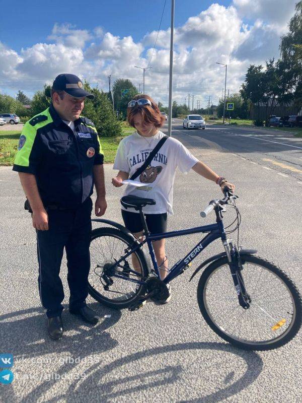 Сотрудники Госавтоинспекции города Зеленоградска напомнили водителям о необходимости соблюдения ПДД