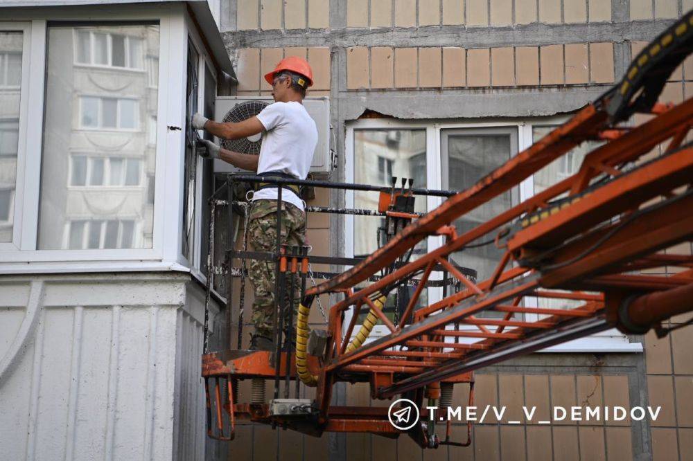 Мэр Белгорода объехал все места вчерашнего обстрела и проверил, как организованы работы по ликвидации последствий