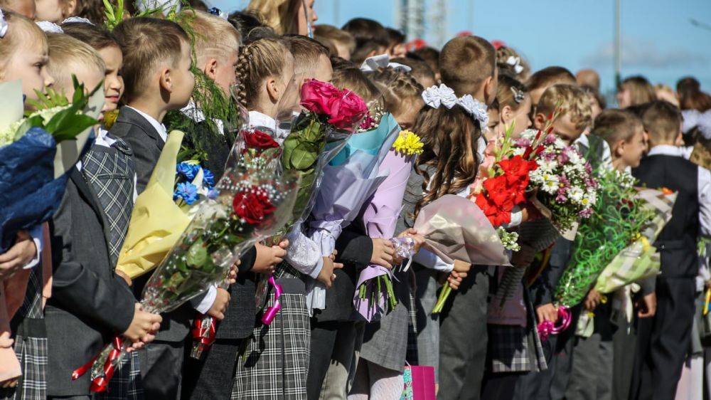 «Это полная глупость»: Вячеслав Гладков поделился мнением о недопуске родителей на школьные линейки