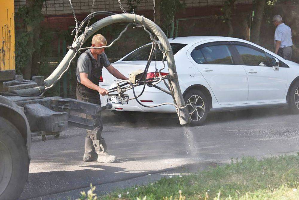 В Белгороде продолжается ямочный ремонт