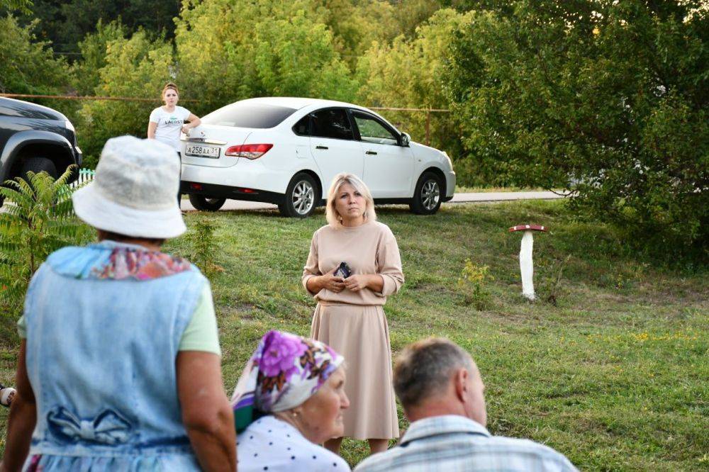 Галина Руденко: Вечером провела две встречи с жителями села Палатово и хутора Ямки