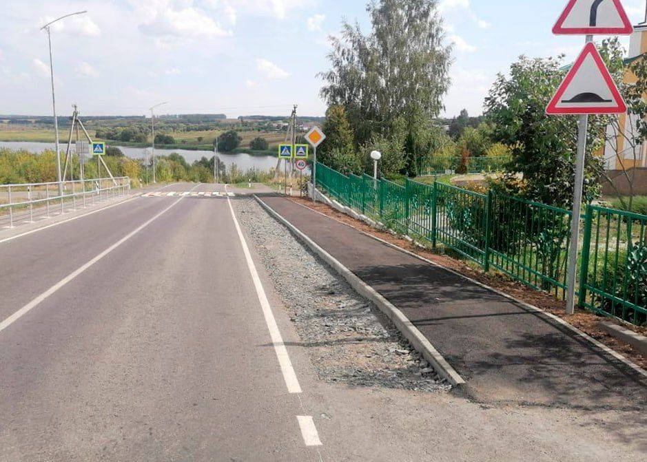 В ивнянском селе Курасовка Белгородской области построили тротуар