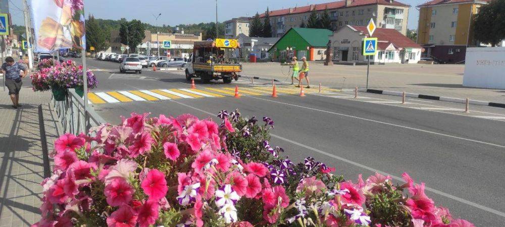 В районном центре обновились пешеходные переходы