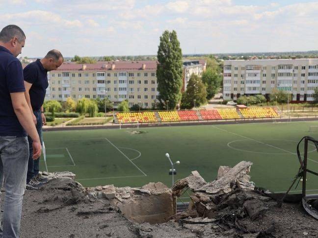 Владимир Жданов осмотрел в Шебекино повреждённую при обстреле многоэтажку