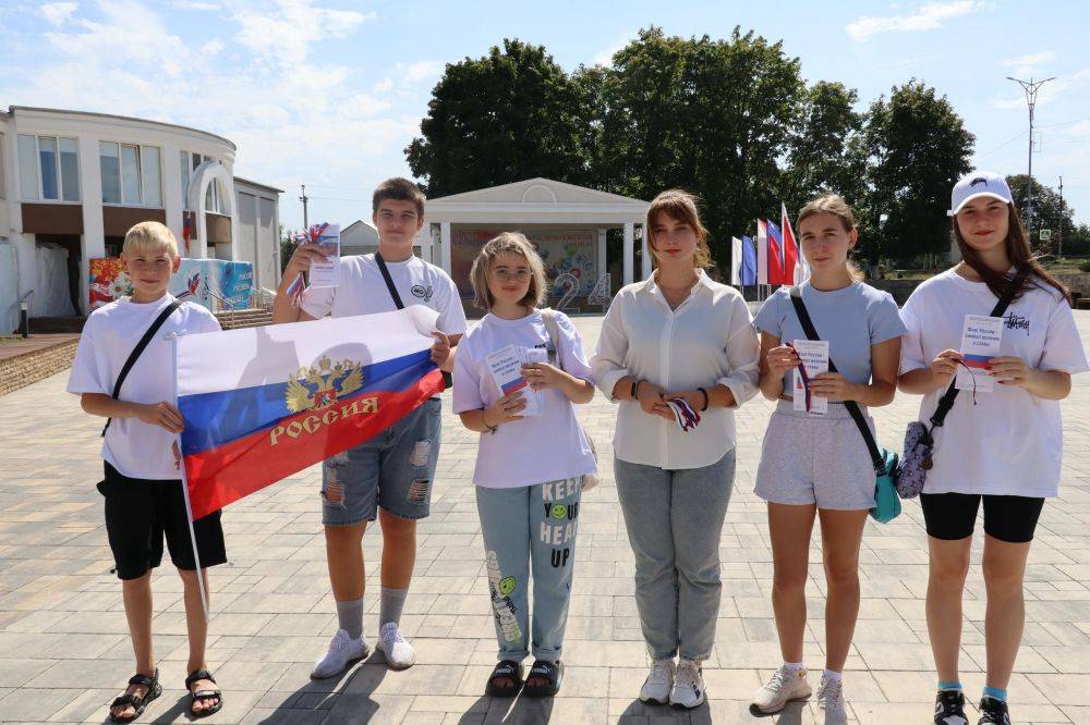 В Краснояружском районе прошли патриотические акции в честь Дня Государственного флага России