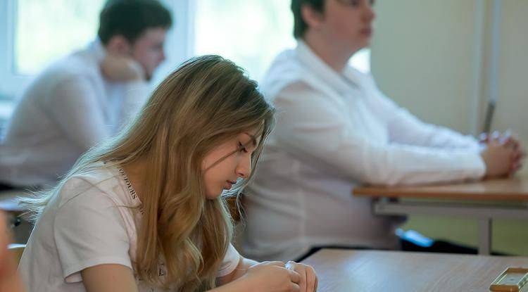 В Белгороде уроки для школьников будут проводить и на верхних этажах учебных заведений