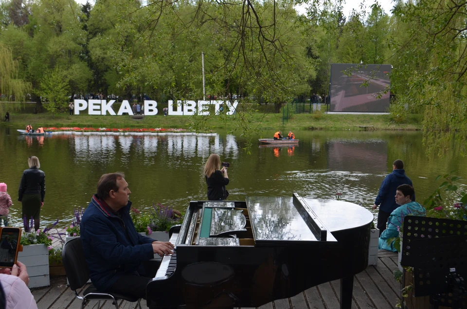 Из Везелки в Белгороде коммунальщики с апреля достали больше 8 кубометров мусора0