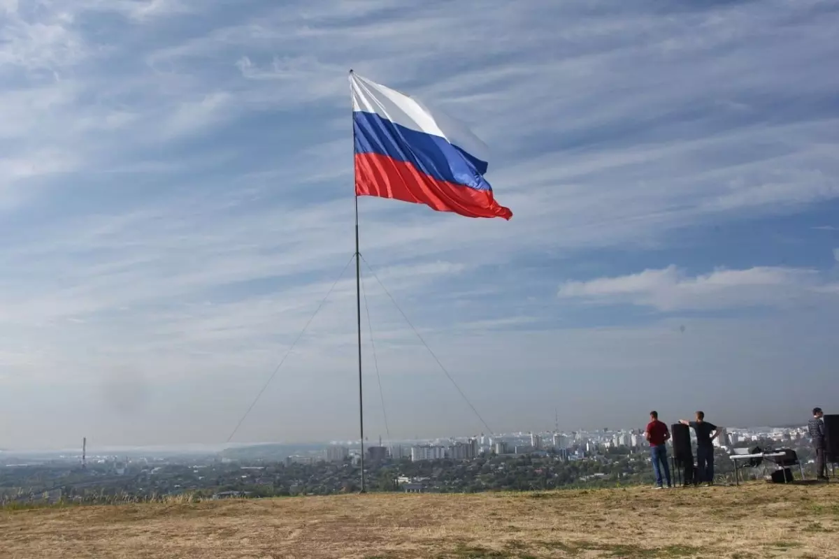 Поднятие флага на Меловой горе