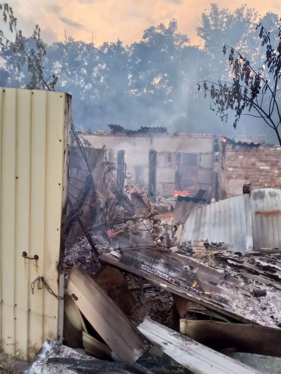 После атак дронов в Белгородской области горели дома, гаражи, хозпостройки12