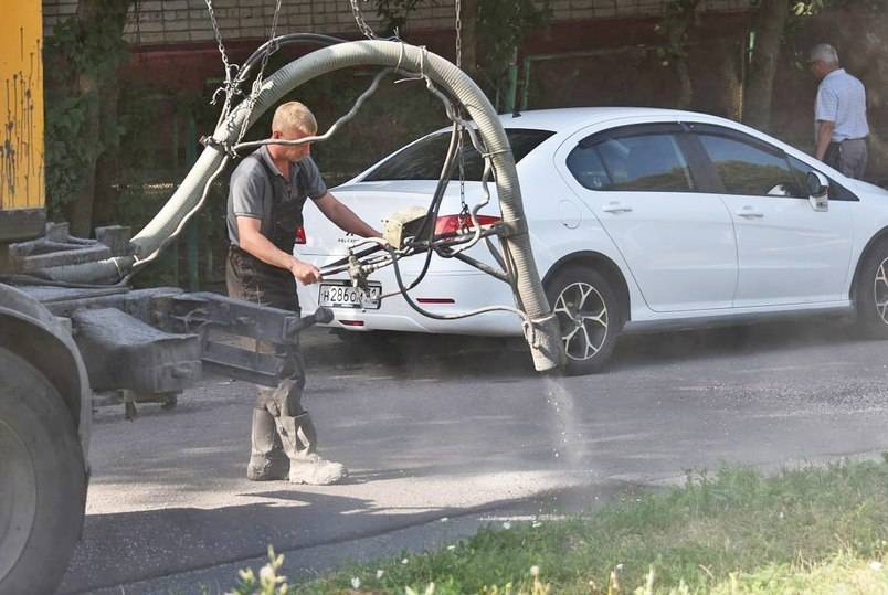 В Белгороде продолжается ямочный ремонт дорог1