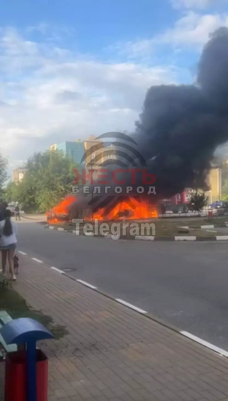 Горящие автомобили в Белгороде