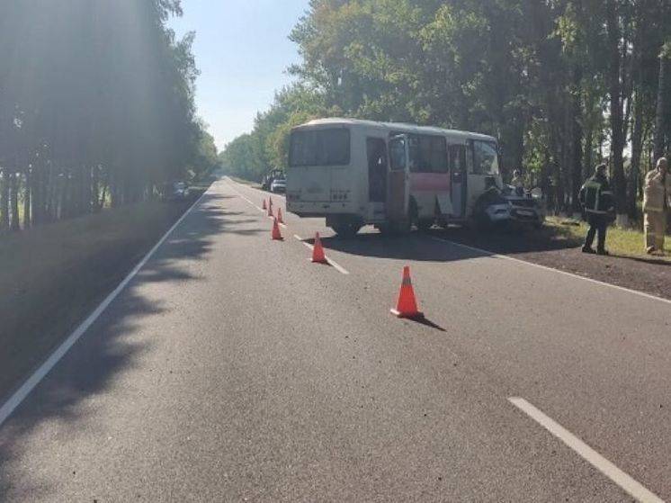 В Белгородской области в ДТП с автобусом погиб пассажир легковушки