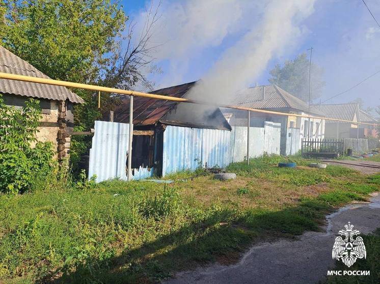 В белгородском селе Владимировка из-за детской шалости загорелся сарай