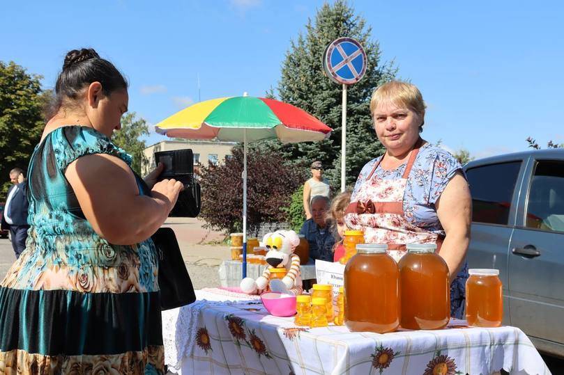 В Волоконовском районе в Медовый Спас провели ярмарку меда2