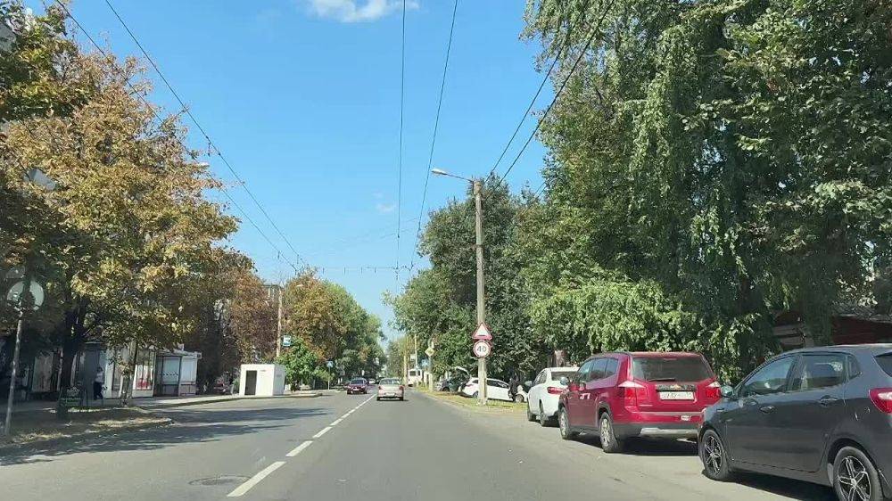 Доброе утро , друзья. При подъезде к образовательным учреждениям будьте особенно внимательны к юным участникам дорожного...