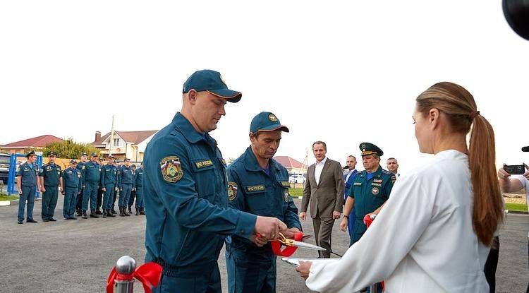 Вячеслав Гладков открыл новую пожарно-спасательную часть в Губкинском округе