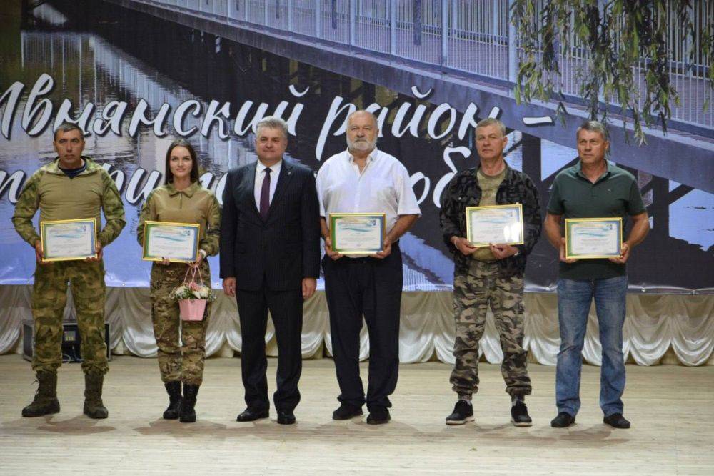 «Тот, кто не любит свою страну, ничего любить не может»