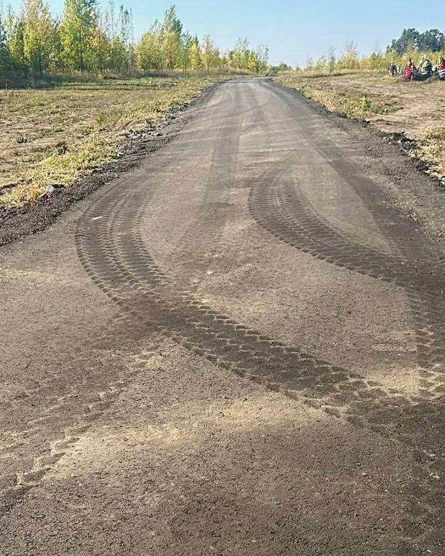 «Завершилось строительство дороги от с. Гостищево к новому кладбищу»