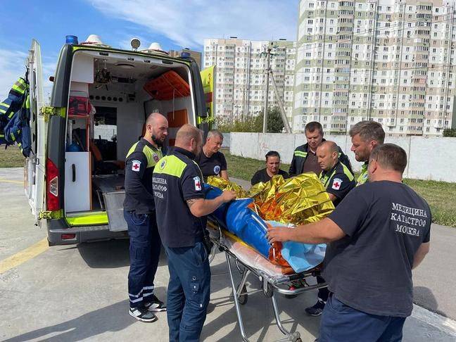 Пострадавшего при обстреле Никольского ребёнка доставили на вертолёте в Москву