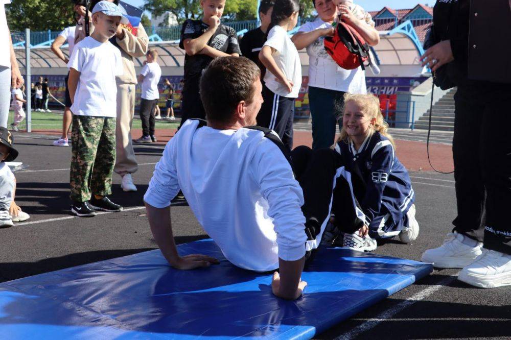 В спортивно-оздоровительном комплексе п. Чернянка провели районный фестиваль многодетных семей «Семейная команда»