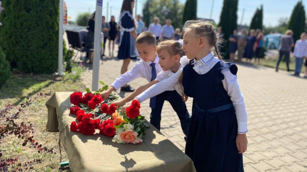 В Ивнянском районе увековечили память трёх бойцов СВО