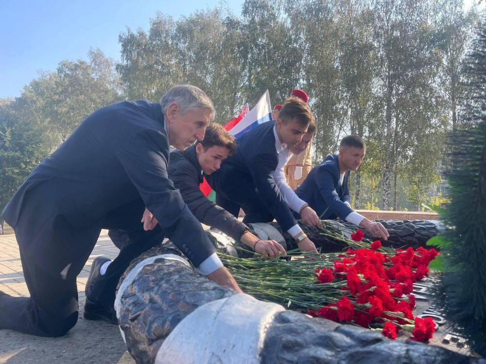 Заместитель председателя Молодёжного парламента при Белгородской областной Думе Игорь Рощупкин принял участие в патриотическом форуме «Дорогами поколений»