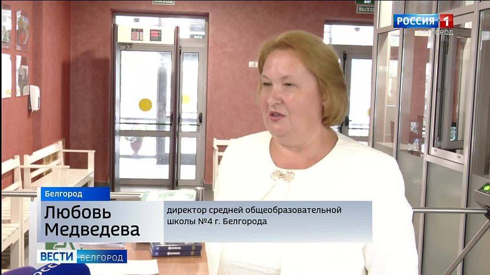 – Все сейчас поместились, вентиляция есть, но необходимо, чтобы в этом отделении подвального помещения был тоже стол с аптечкой и питьевой водой