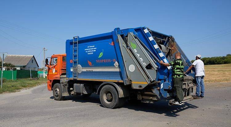 В Белгородской области ждут поступления 120 новых мусоровозов