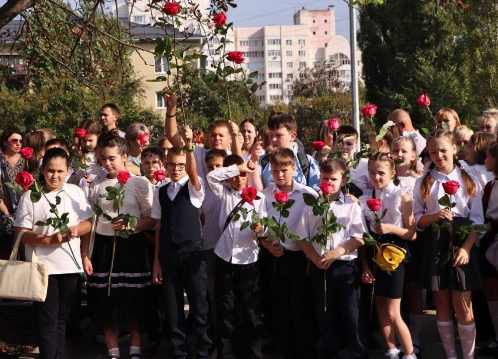 Юрий Клепиков: Дорогие школьники, студенты, уважаемые педагоги и родители!