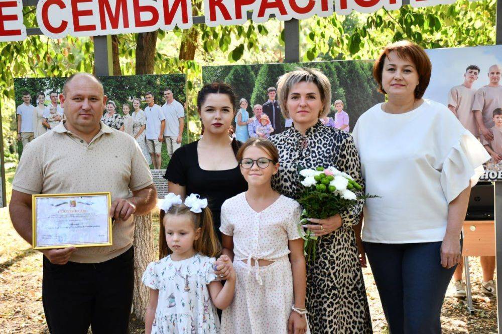 Галина Руденко: Жить в большой семье — это огромное счастье! Рядом окружают любимые люди, самые близкие и все такие разные